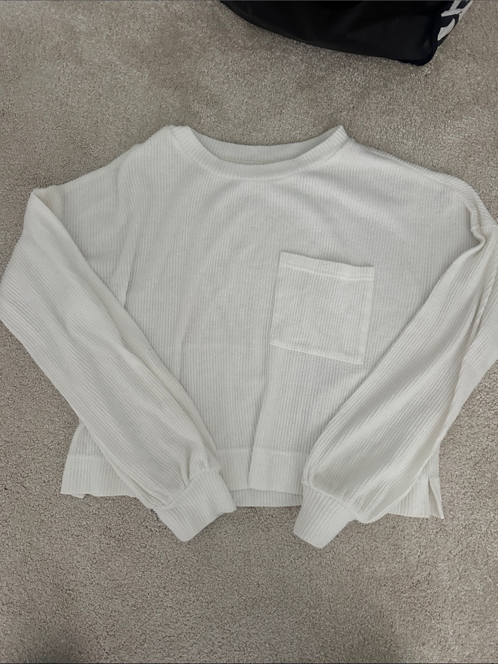 Women’s Cozy White Ribbed Long-Sleeve Top with Pocket